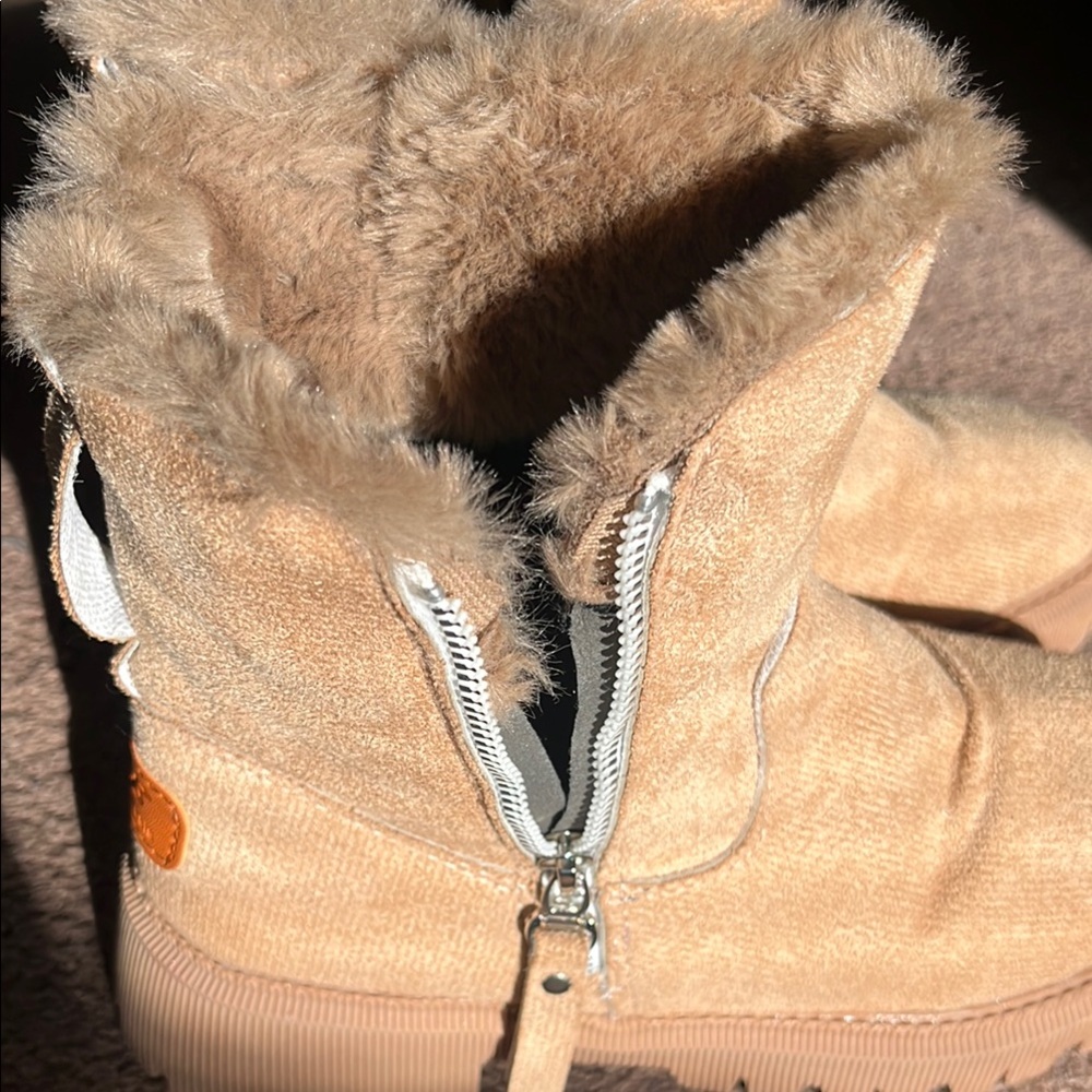 Tan Winter Boots with Rugged Sole and Side Zipper - Picture 3 of 5